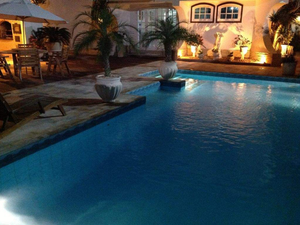 Casa com piscina a beira mar em Cabo Frio, Sky* WI-FI e Netflix