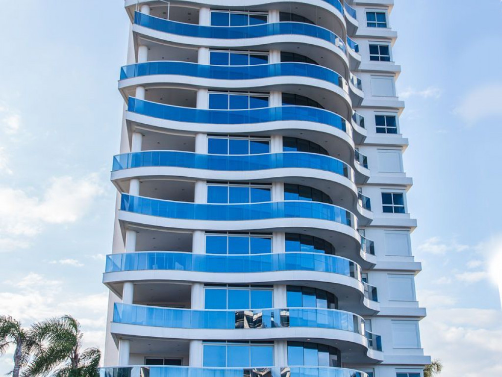 Brava Home Resort - Apartamento 201 - Torre 11