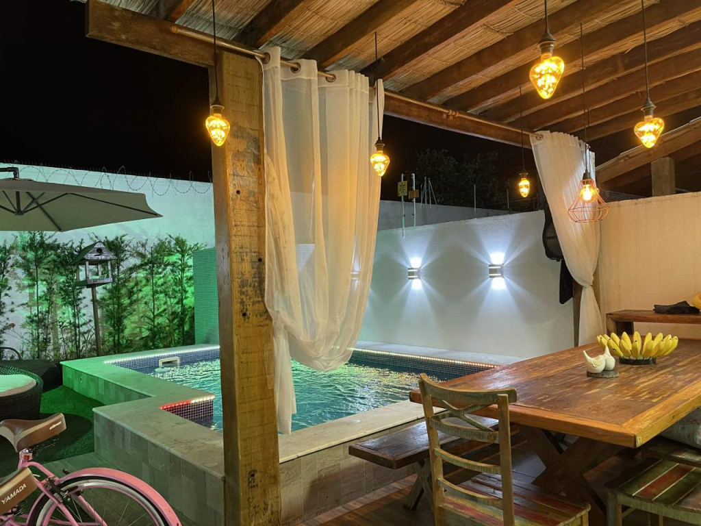 Casa alto padrão em Itanhaém com piscina