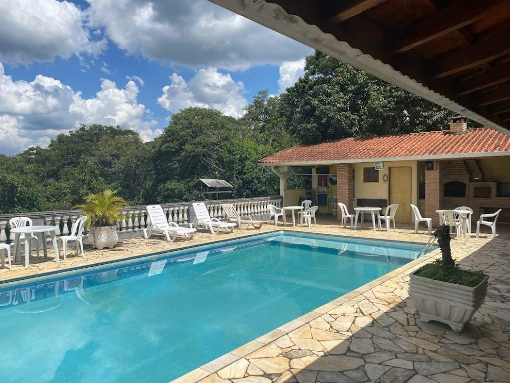 Casa em Mairiporã com linda vista e piscina grande e privativa