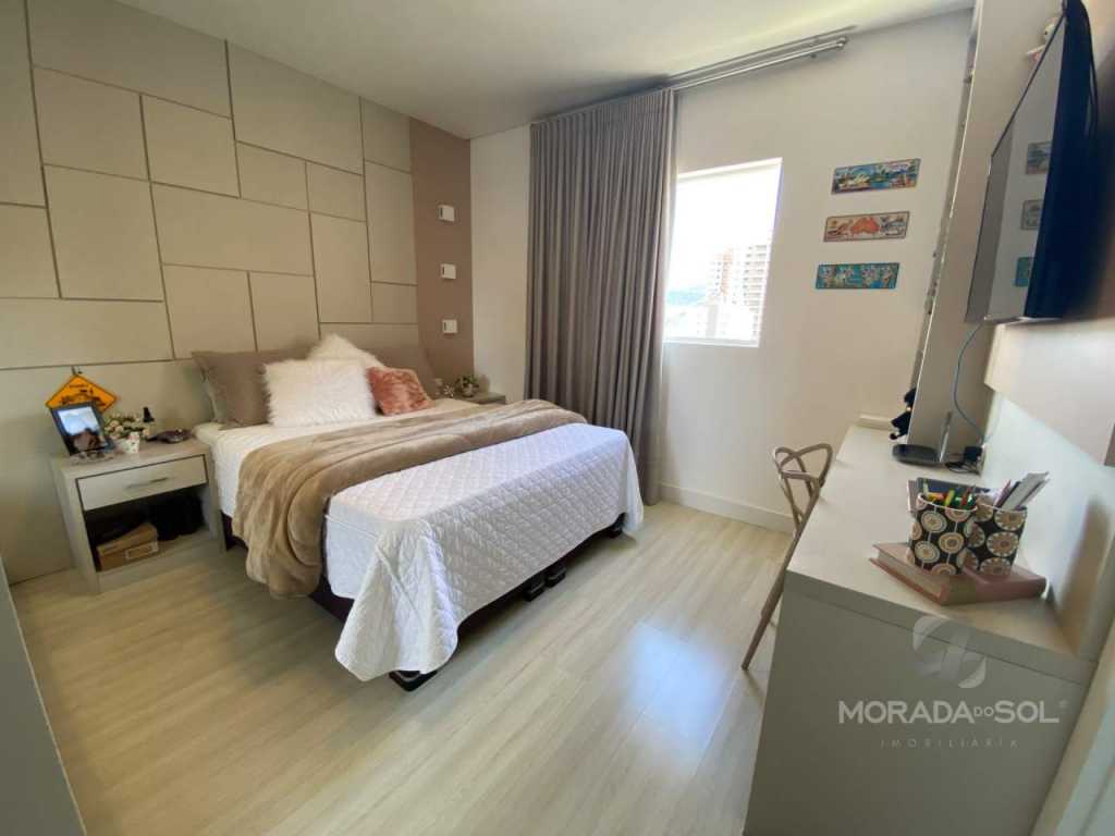 Apartamento Cobertura em Meia Praia - Itapema - Cód.4741