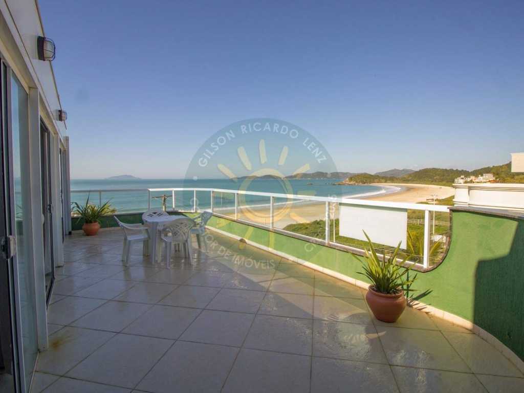 Beautiful apartment with panoramic view to the sea, located 20 meters from the beach of Four Islands in Bombinhas - Exclusive