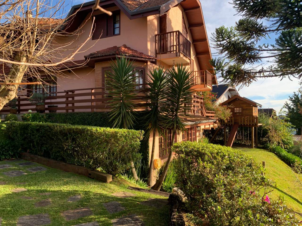 Casa en condominio cerrado, Alto do Capivari - Campos del Jordán con 6 suites, wi-fi free