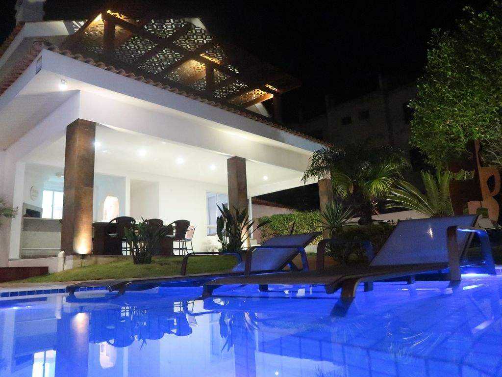 Casa del Artista, 4 suites, y una increíble piscina a 60 m del mar.