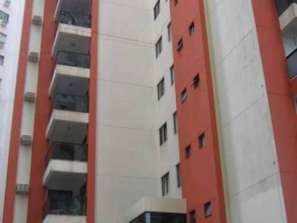 Lindo apartamento apenas 30 m do mar, centro de Balneário Camboriú!