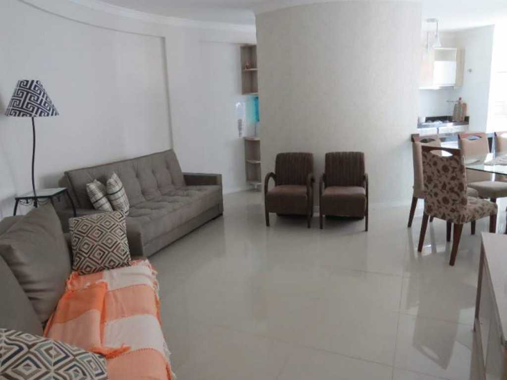 3 BEDROOM APARTMENT IN BOMBINHAS (BOMBAS BEACH) cod 202 - 100 METERS FROM THE BEACH FOR 10 PEOPLE