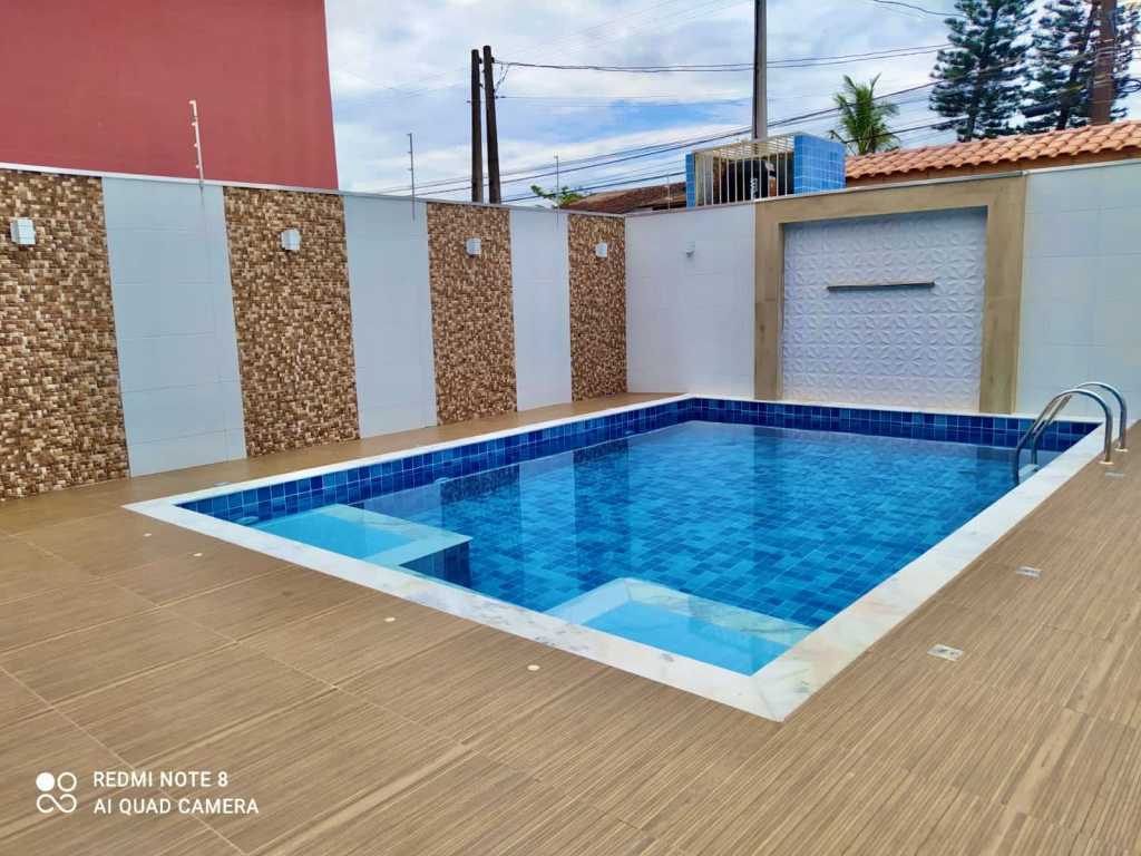 I6658 - Sobrado em Itanhaém 3 dormitórios com piscina, churrasqueira, Wi-Fi