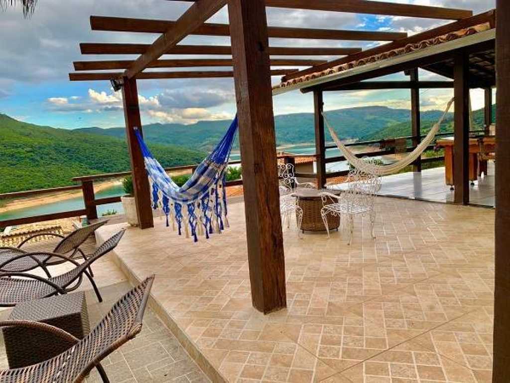 House with unparalleled views of Lake Furnas in Capitólio-MG