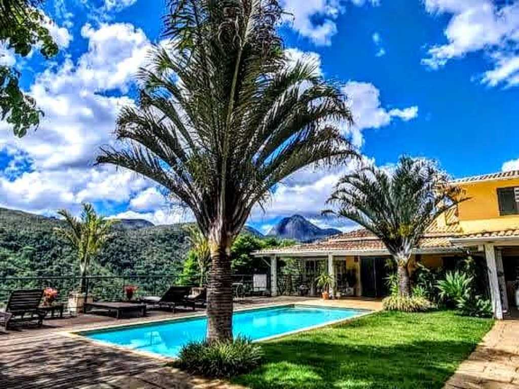 A Maravilhosa Quinta do Alto, melhor casa de férias da região mais exclusiva de Itaipava. Vales da Boa Esperança e Cuiabá.