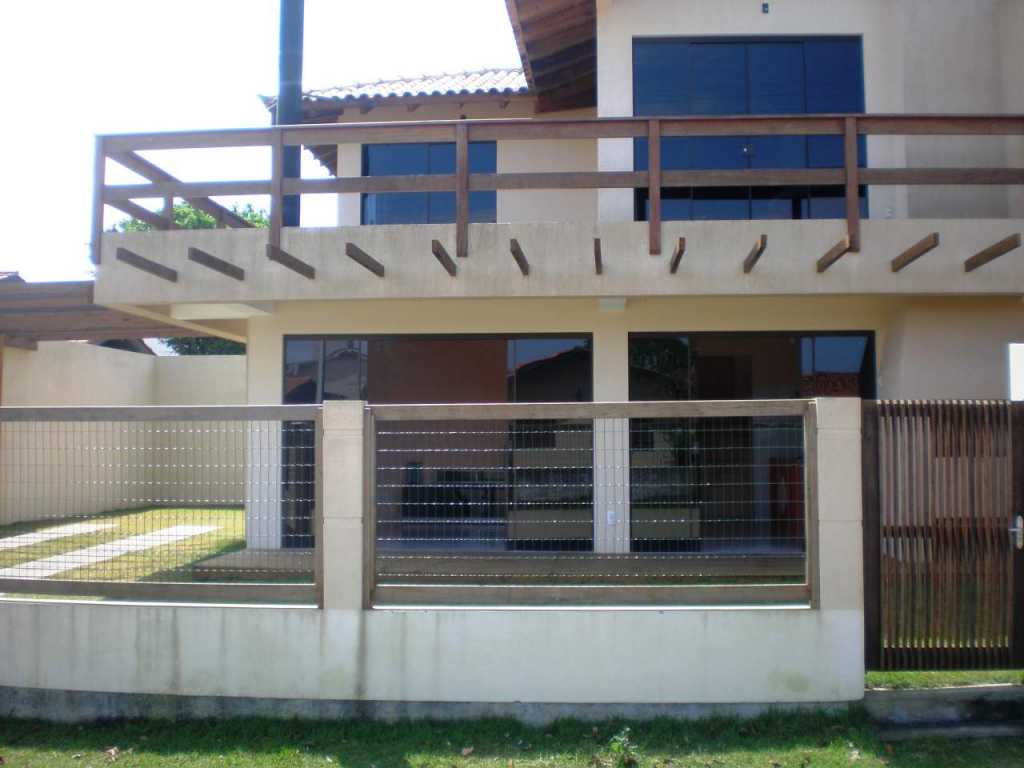 Excelente casa ubicada en la región central de Garopaba.
