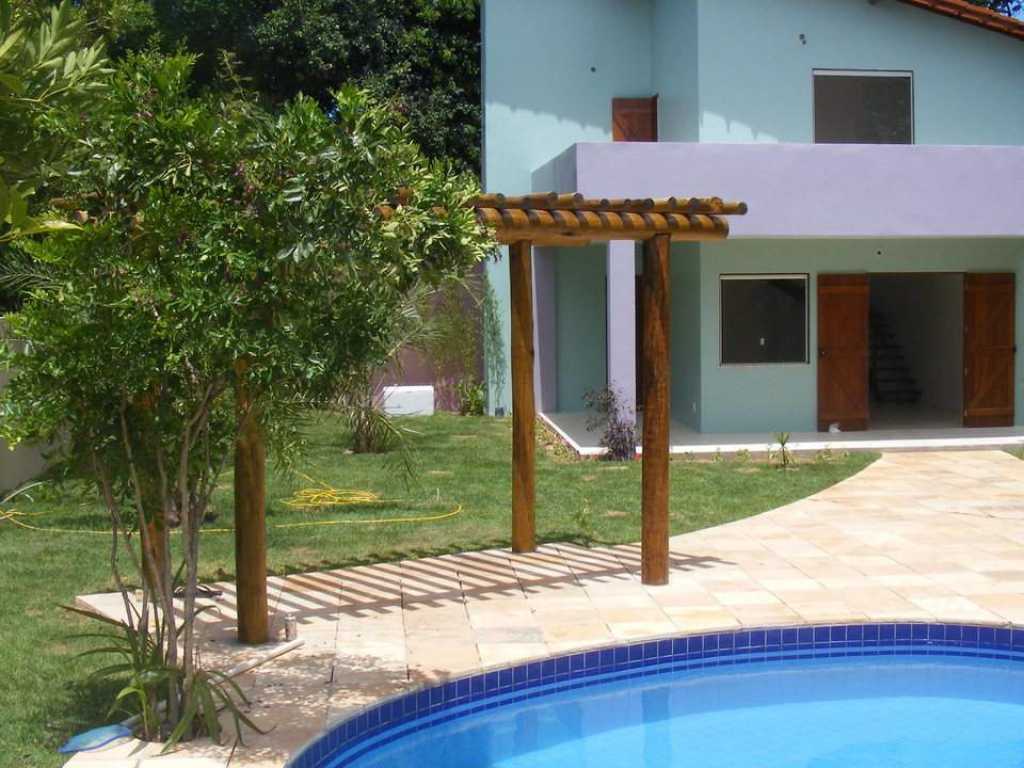 Casa em condomínio e segurança com piscina em Camaçari - Bahia