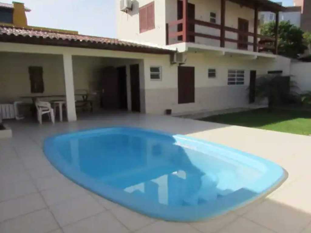 Casa com piscina para 10 pessoas Ingleses / santinho