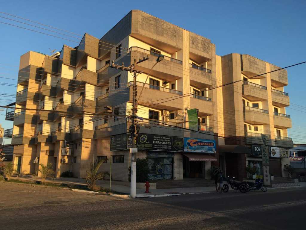 Apartamento 202, Ed. Barra Shopping - Areias Negras Marataízes
