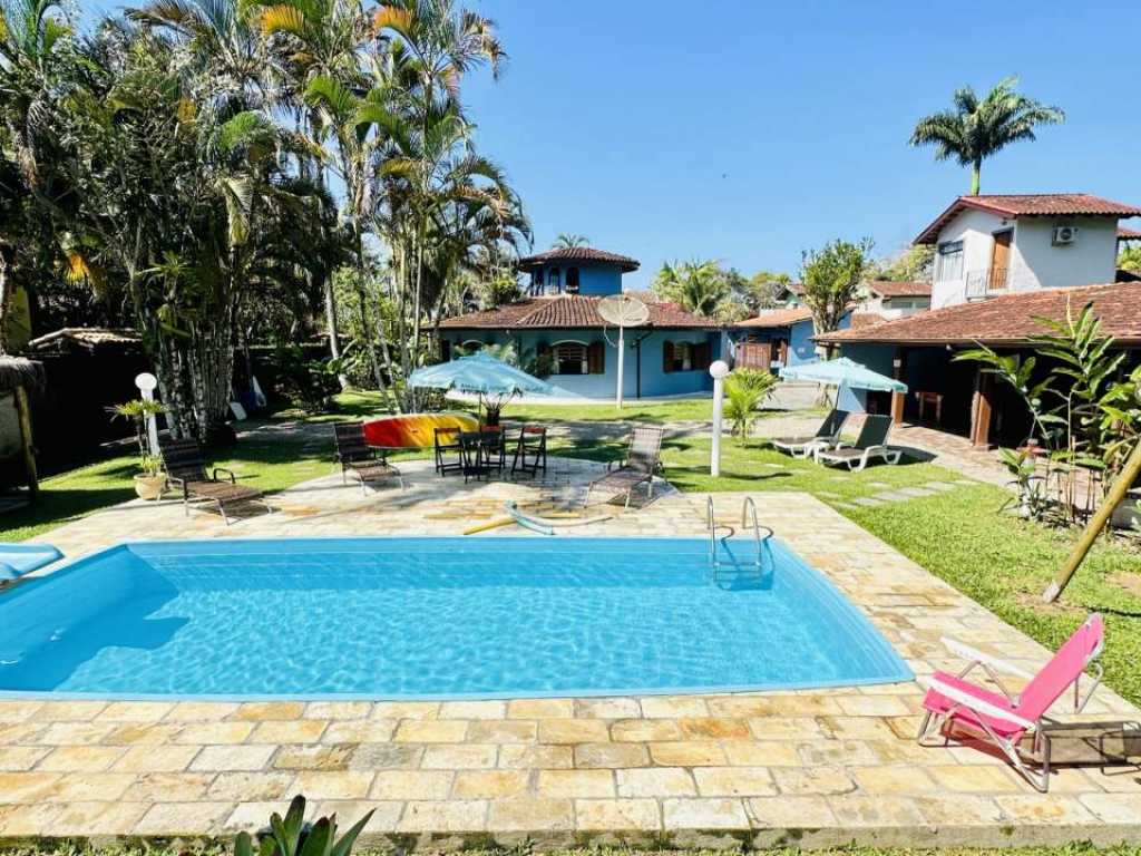 Casa no condomínio Itamambuca, ar condicionado, 60m praia, playground