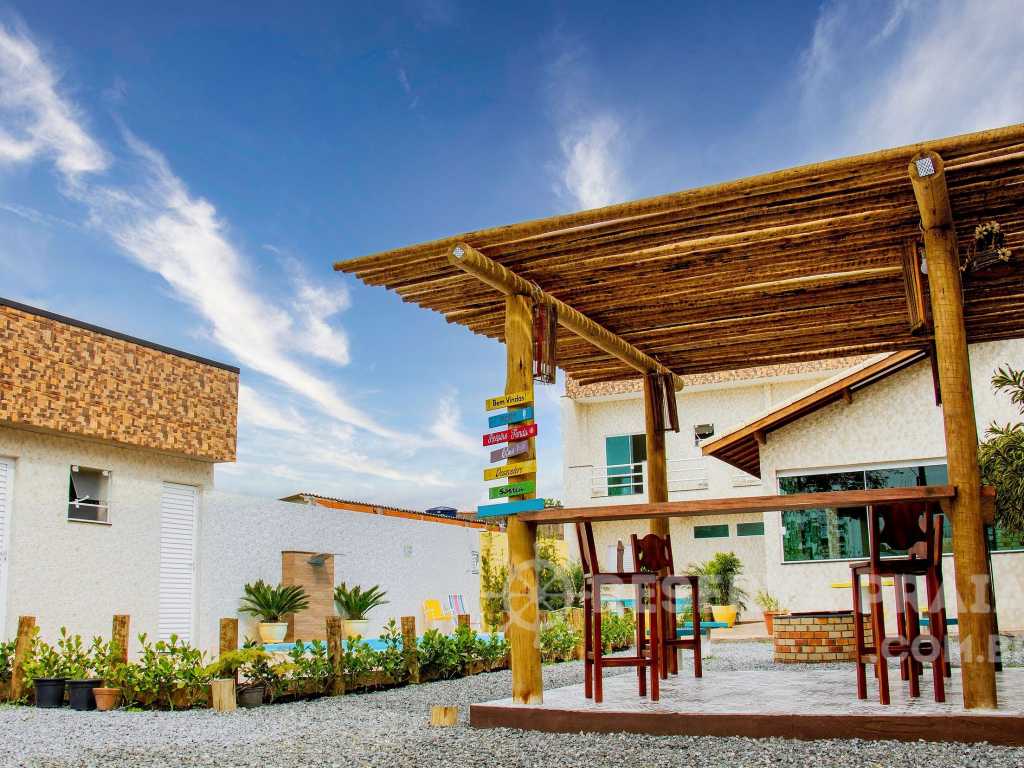 Casa PREMIUM com PISCINA e CHURRASQUEIRA na Praia de Peruíbe por ReservaPraia