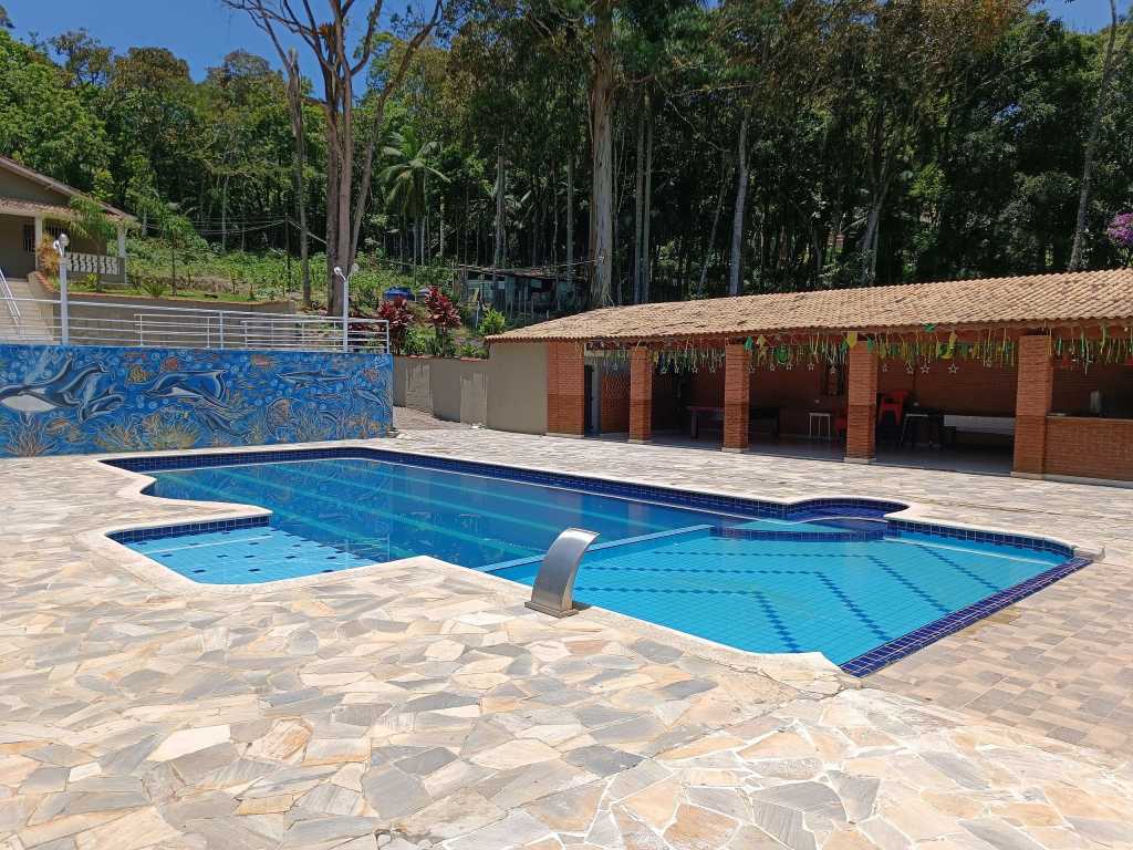 Sitio com excelente área gourmet em frente uma piscina espetacular - Sit0027