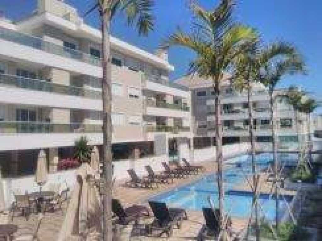 Alugue Temporada Florianópolis | Apto 6 pessoas em condomínio com piscina 100 metros do mar