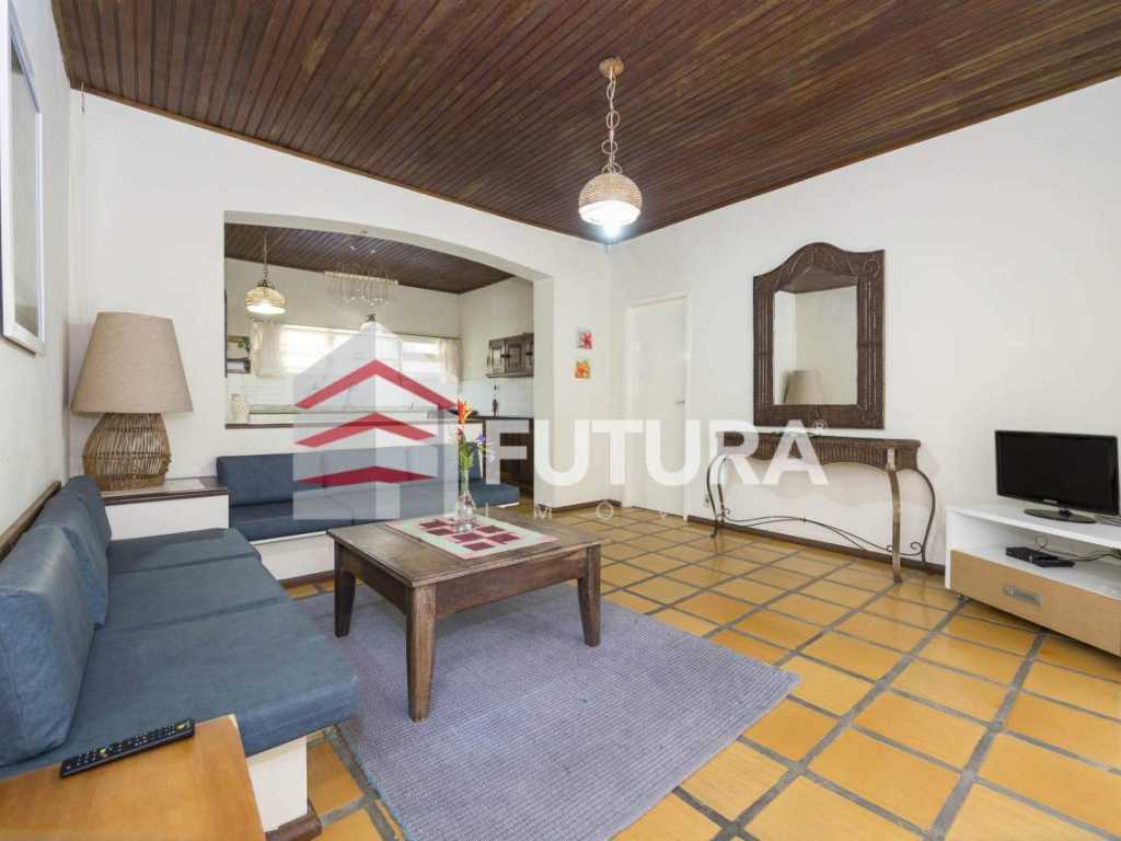 LC125 - Casa com 04 quartos para aluguel de Temporada a poucos metros da Praia de Bombas-Bombinhas/SC