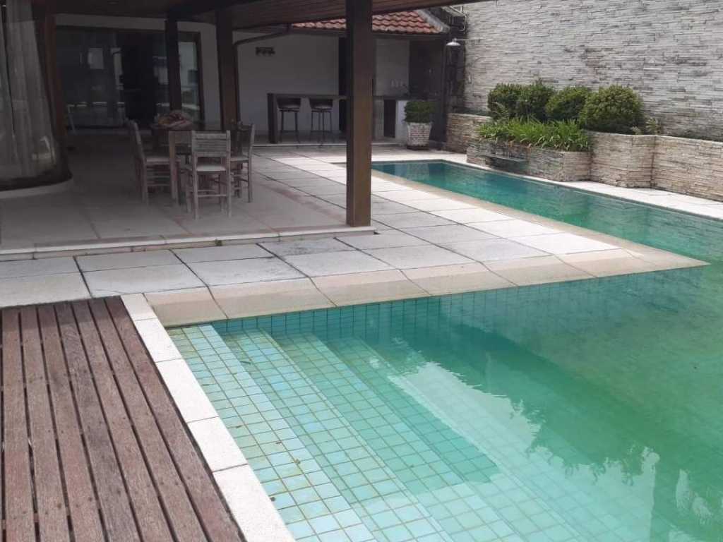 optima  casa em canasvieira com piscina privativa a 150m do mar
