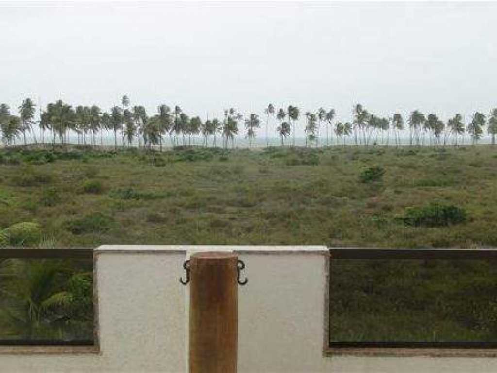 Aluguel Litoral Norte Bahia - Casa 3/4 suites com ampla piscina a 300 metros do mar
