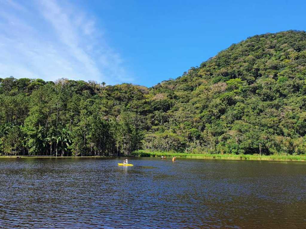 O paraíso existe e fica a apenas 190km de São Paulo. Mais de 365 hectares de Mata Atlântica na Reserva da Juréia só para você! Reserve agora