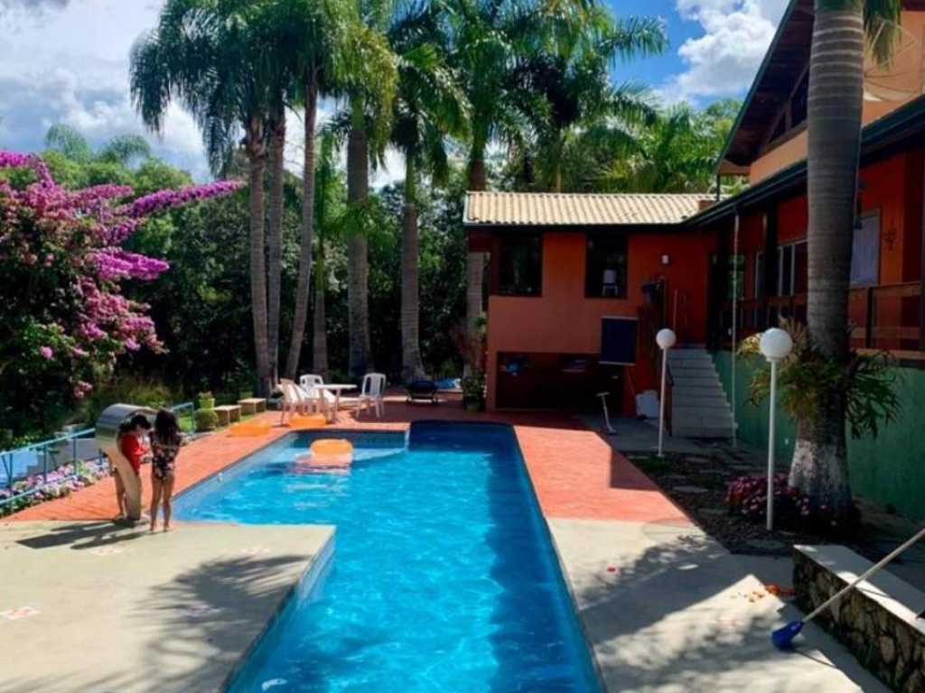 Casa com piscina em São Roque