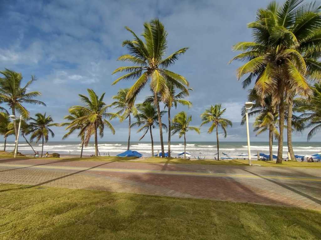 Triplex espetacular em frente à melhor praia de Salvador - Praia do Flamengo