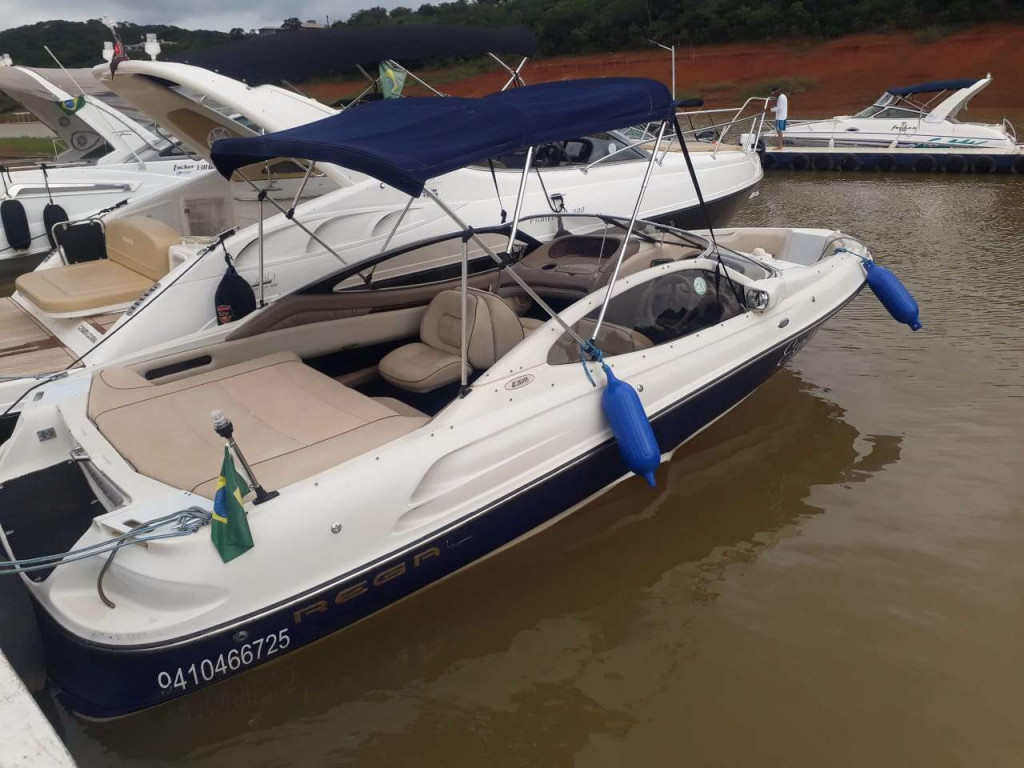Motorboat with Exclusive Tour- ESCARPAS DO LAGO