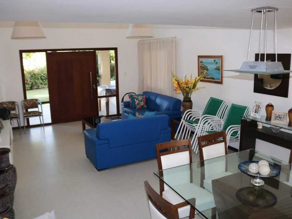 Praia de Guarajuba - Aluguel temporada - Casa Nova - Alto padrão - 4 suites com ar - Piscina e churrasqueira a 250 metros do mar