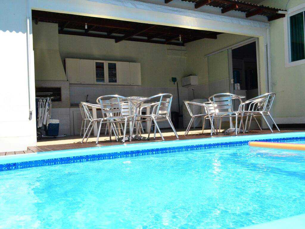 Great house with pool for 8 people in English beach