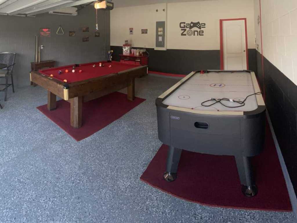 South Facing heated Pool/Jacuzzi, Themed Room & Game Room, in a great resort!