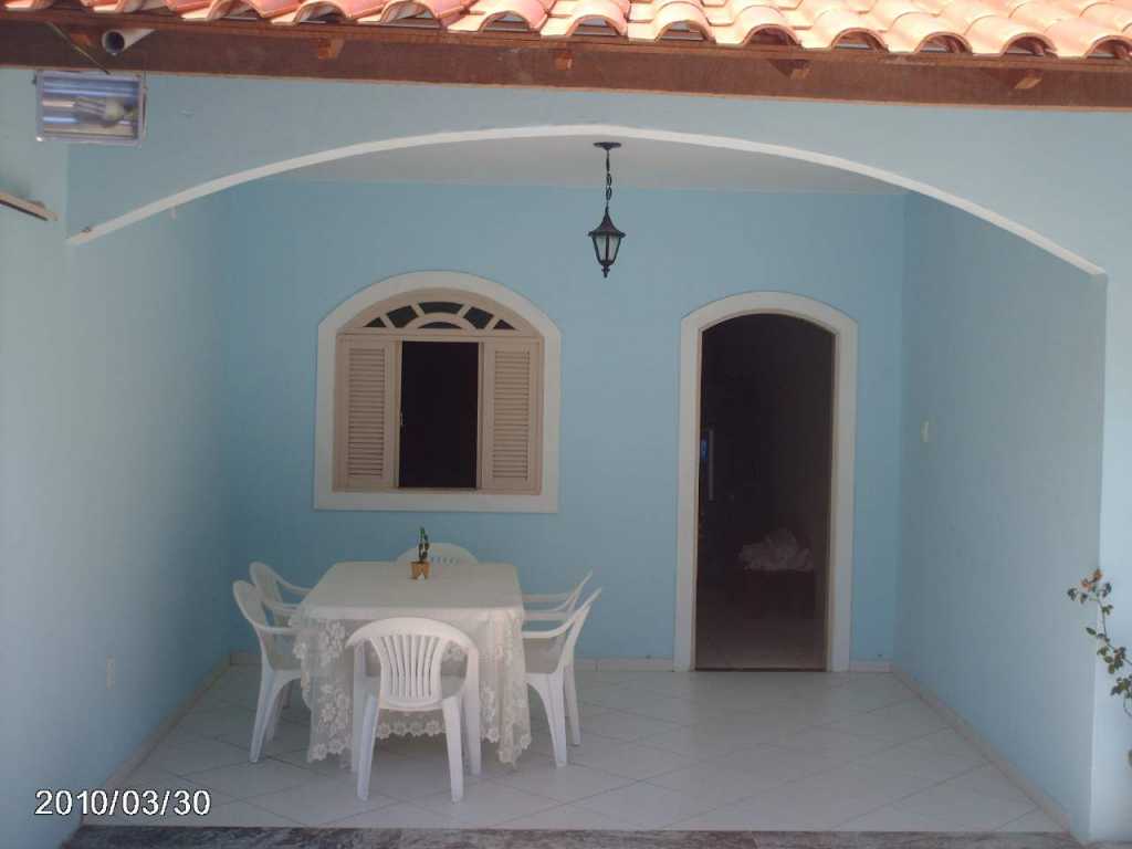 I rent in season house in Peró Beach in Cabo Frio - and Rasa Beach in Buzios - RJ.