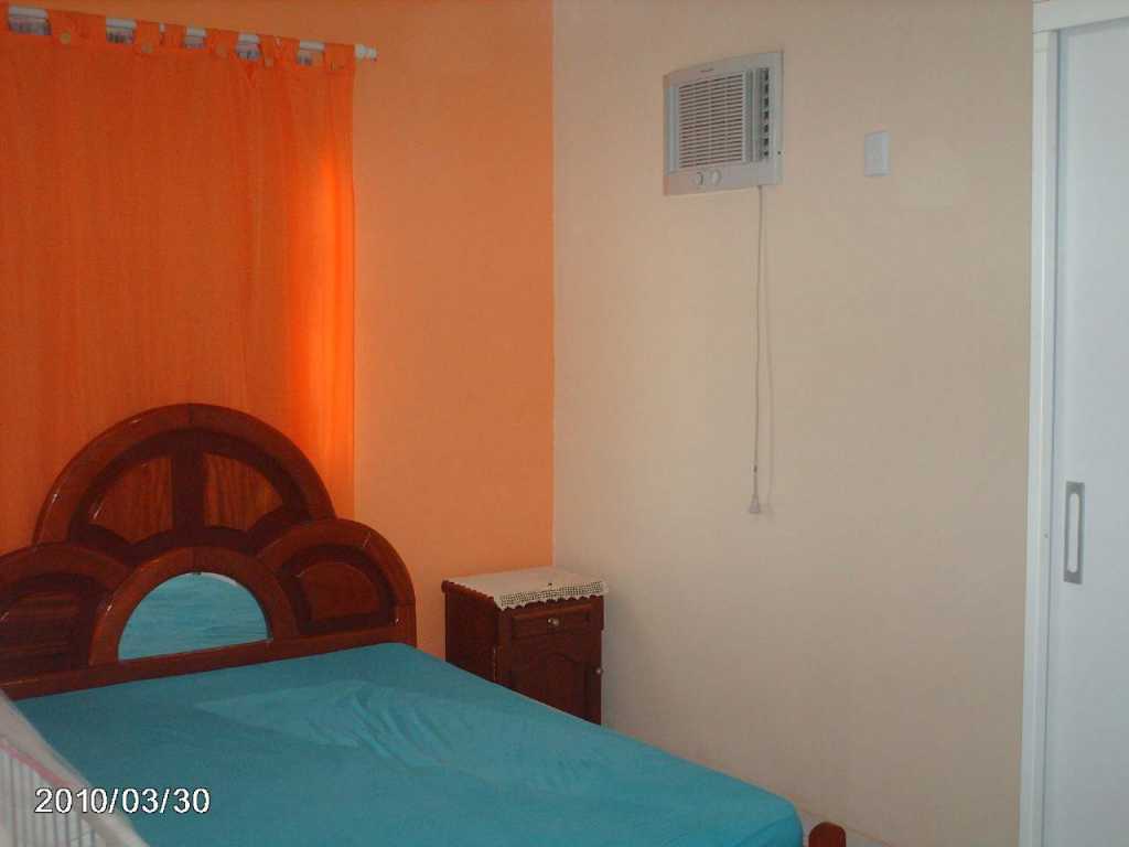 I rent in season house in Peró Beach in Cabo Frio - and Rasa Beach in Buzios - RJ.