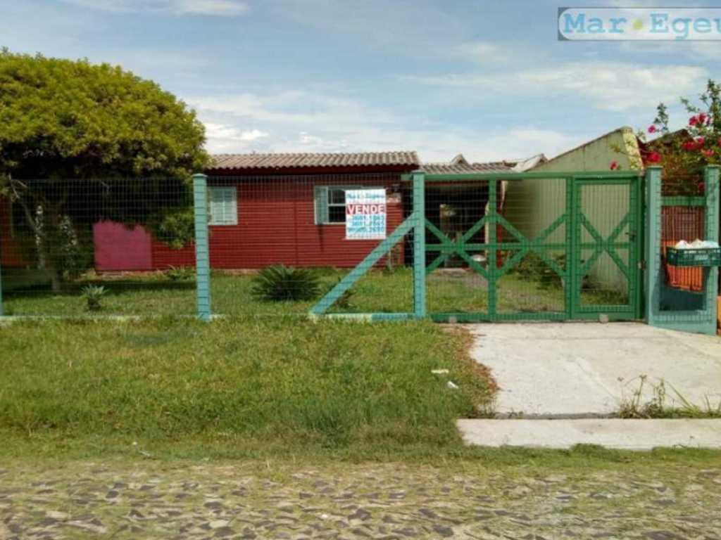 Casa para Temporada, Cidreira / RS, bairro Nazaré, 2 dormitórios, 1 banheiro, 1 vaga de garagem