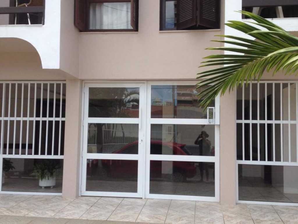 Apartamento Jangada, estacionamiento, dos dormitorios, cocina, barbacoa, wi-fi, en la Playa Grande de Torres 450mt de la playa