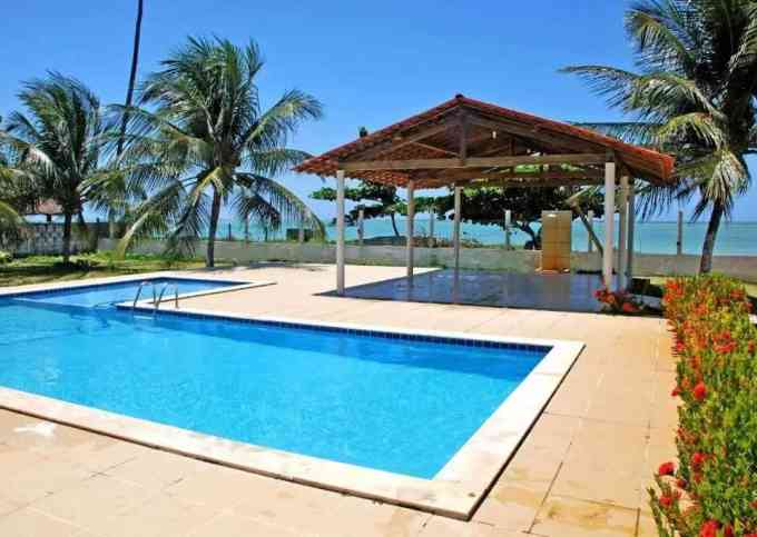 Condomínio na beira mar