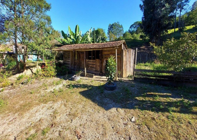 Chácara à Venda com 9.500m² com Casa e Lagoa em Rio do Campo SC