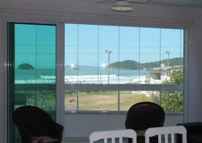 Apartamento com excelente vista para o Mar três dormitórios