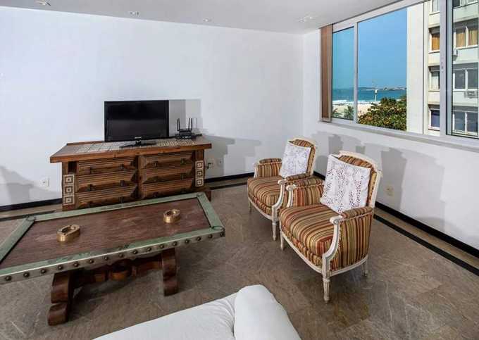 Espaçoso e confortável 4 quartos em Copacabana para 8 pessoas!