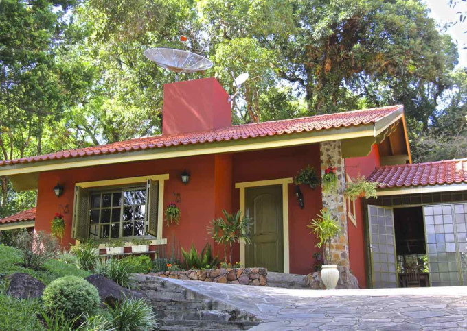 Casa para alugar em Gramado, 04 suítes, para até 10 pessoas
