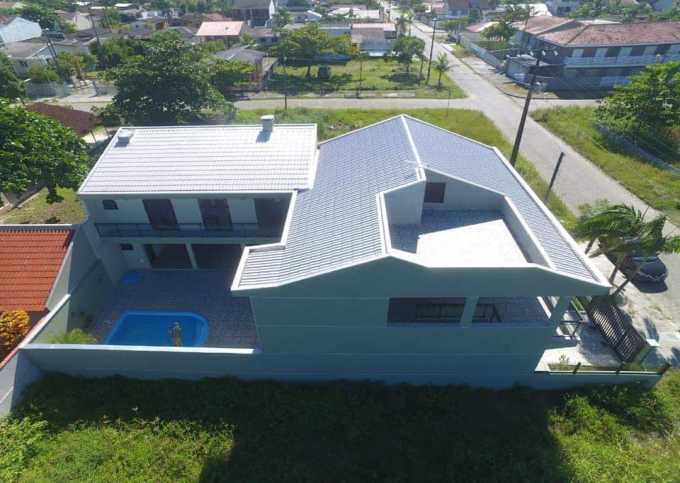 Casa com piscina com vista para mar para 20 pessoas