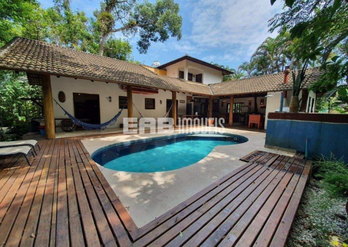 Casa com piscina para temporada em Itamambuca - Pe14