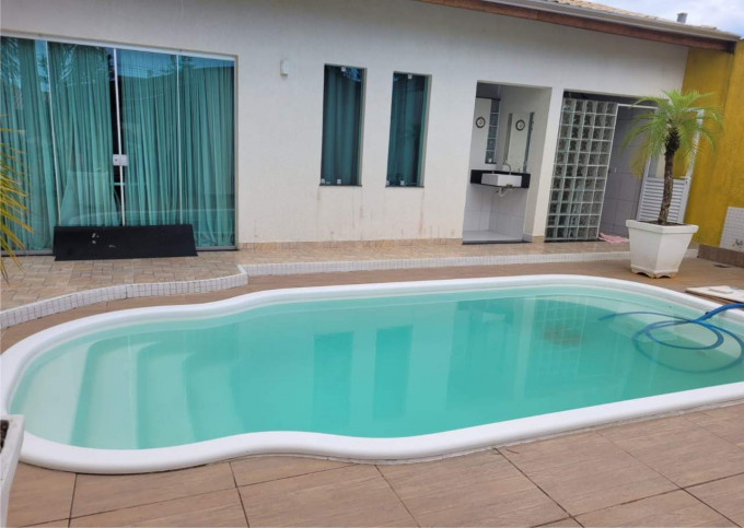 Aconchegante casa condomínio fechado  com piscina beira mar Praia de Lagoinha