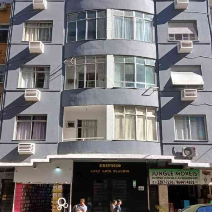 Amplo apartamento a 200m da praia de Copacabana no Posto 5 COPACABANA APARTAMENTO OURO