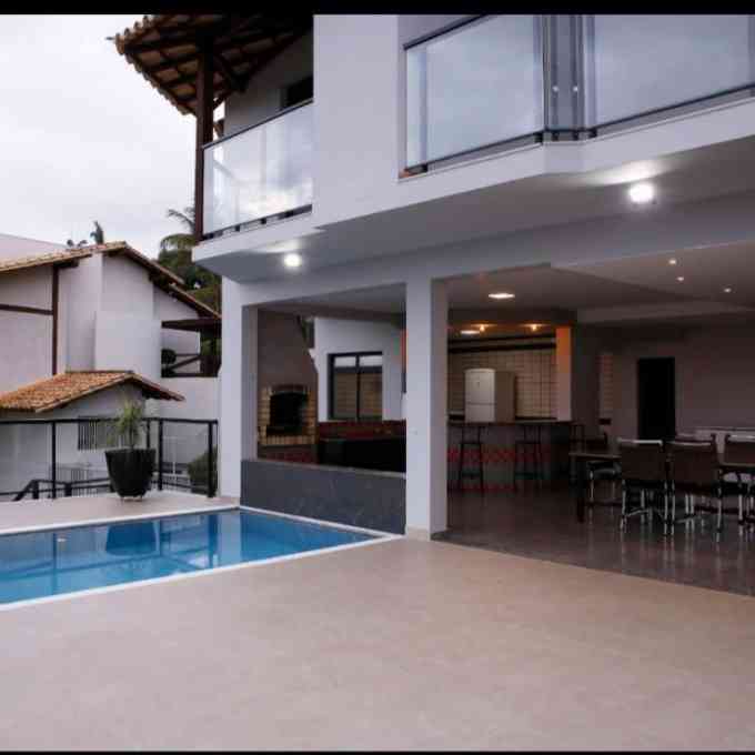 Linda Casa em Cima das Minas com piscina Aquecida para até 15 pessoas.