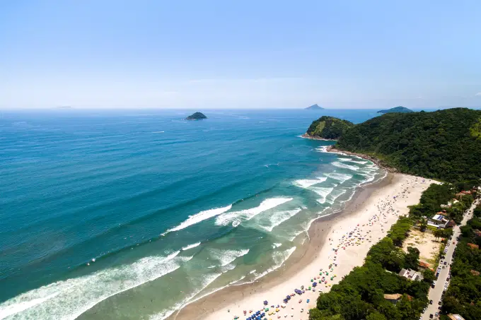 Juquehy, praia de São Sebastião localizada a 158 quilômetros da capital paulista
