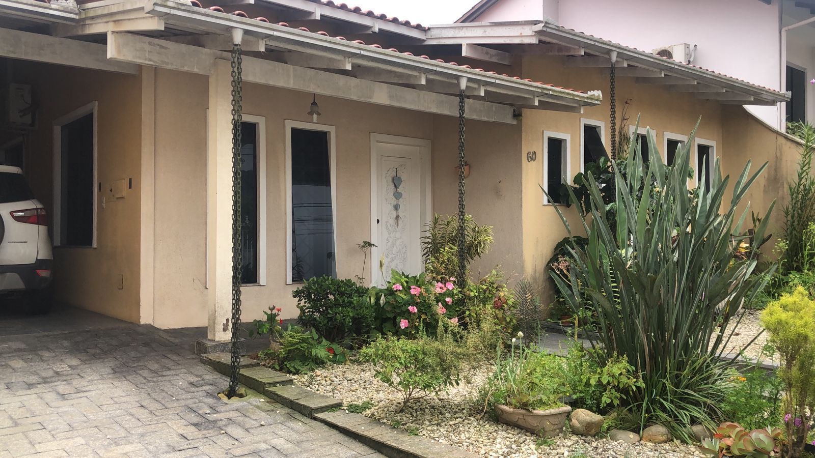 Casa averbada com 3 dormitórios, 3 vagas, a venda em Itajaí