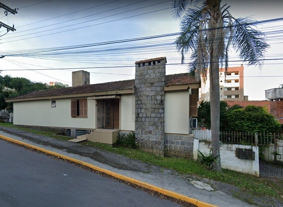 Casa 4 dormitórios à venda Nossa Senhora de Lourdes Santa Maria/RS